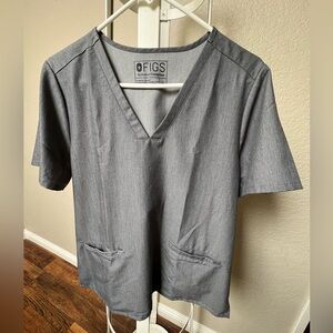 FIGS Casma Three-Pocket Scrub Top for Women – Graphite, Large. Used good cond.